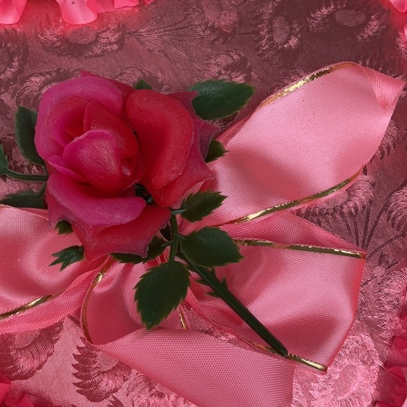 Vintage Pink Ruffled Brach’s Heart Shaped Valentines Chocolate Box - Picture 2 of 10